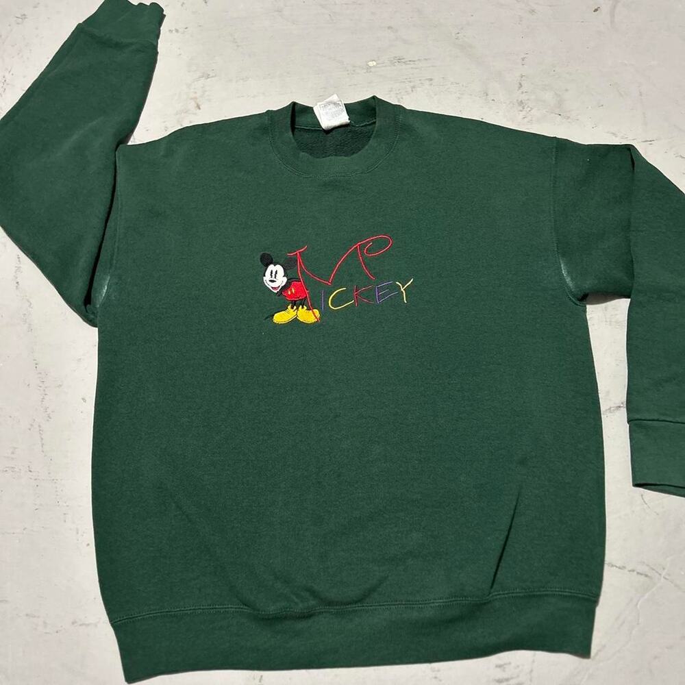 **90s Vintage Made in USA Disney Mickey Mouse Embroidered Crewneck Sweatshirt**